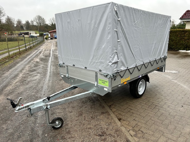 Kastenanhänger mit Hochplane mieten